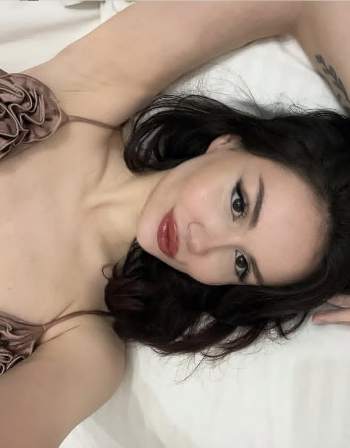 Şenkaya Hayatla Güzel Kadın Escort Bayan İpek